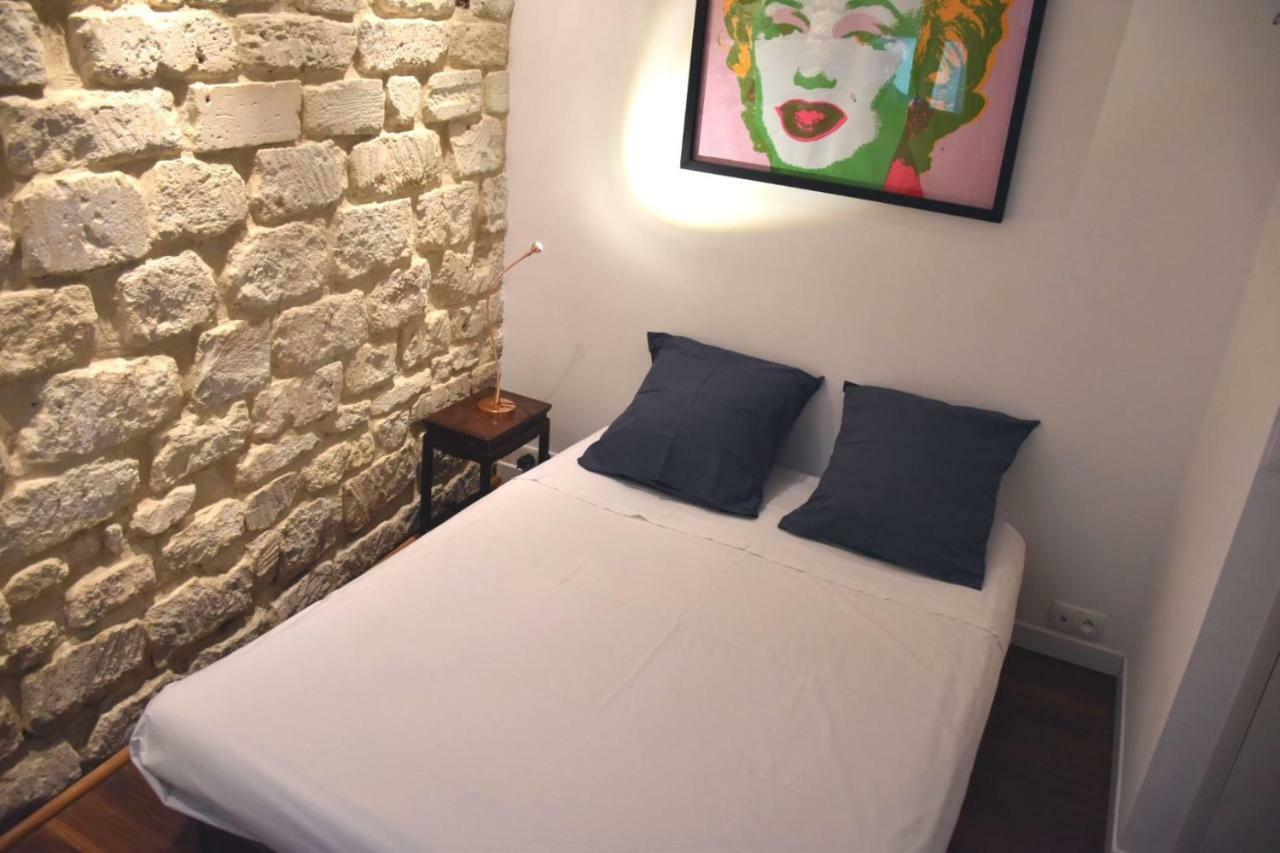 Romantic Tiny House Inside Montmartre Parigi Esterno foto